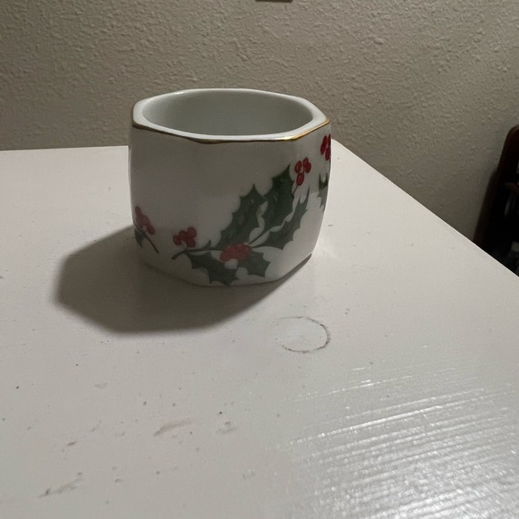 Vintage Hand Decorated Porcelain Holiday Napkin Ring Set Of 4 - Picture 3 of 5